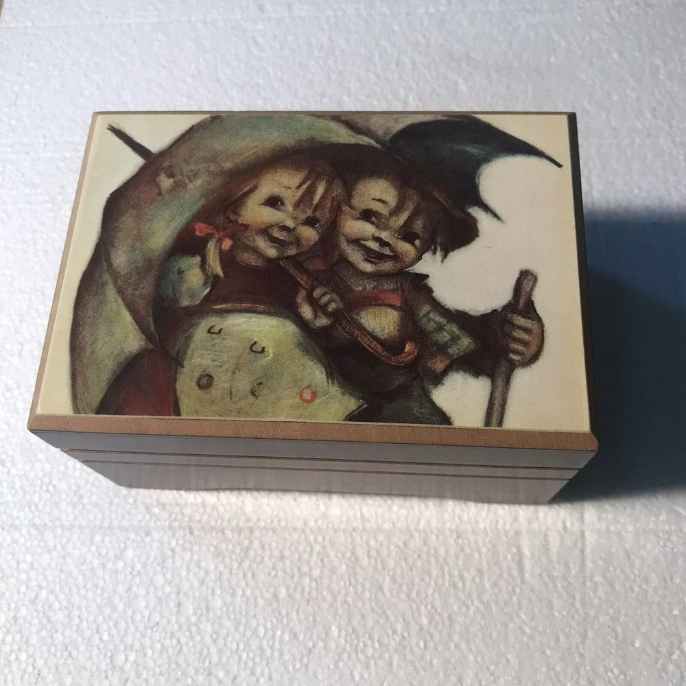 Raindrops Keep Falling On My Head Hummel Wood Music Box Japan Girl Boy Umbrella